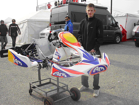 Christian her med sin nye AM-Kart.